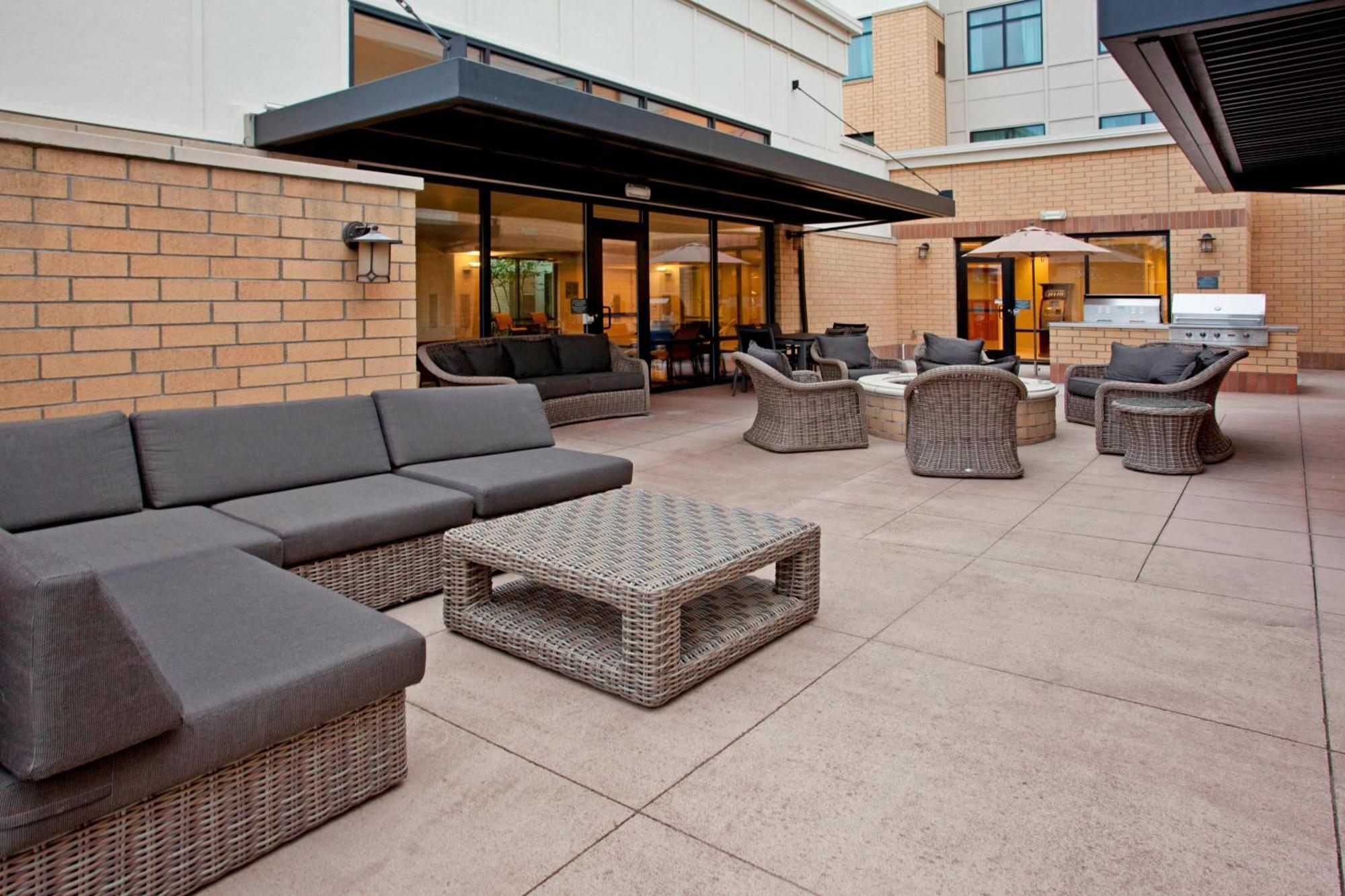 Hotel By Marriott Airport At Cascade Station 3*