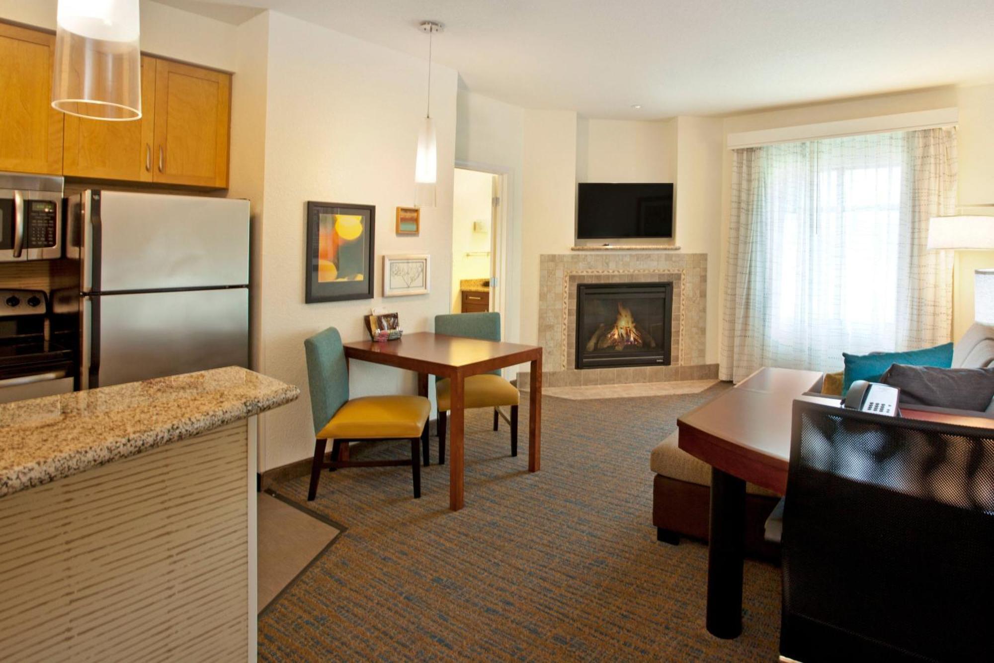 Hotel By Marriott Airport At Cascade Station Portland