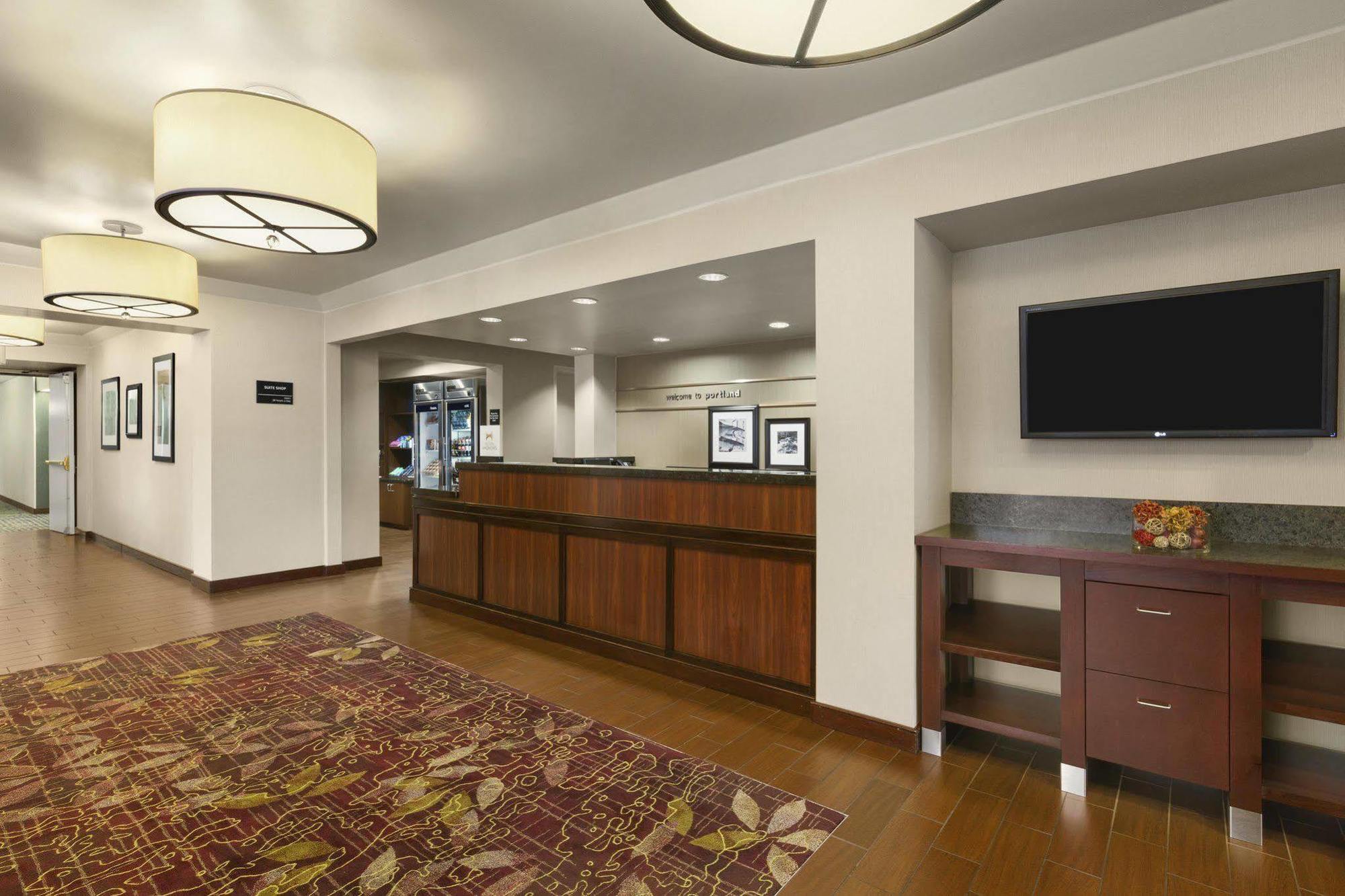 Hotel By Marriott Airport At Cascade Station