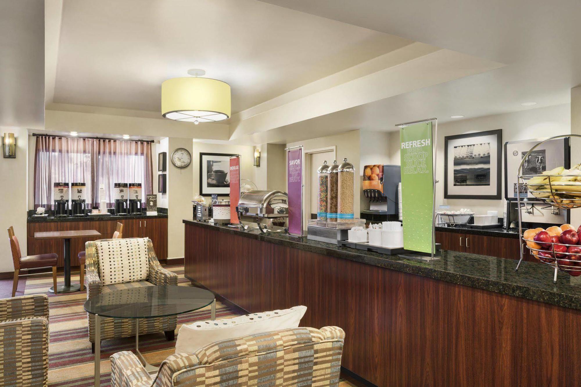 By Marriott Airport At Cascade Station Hotel