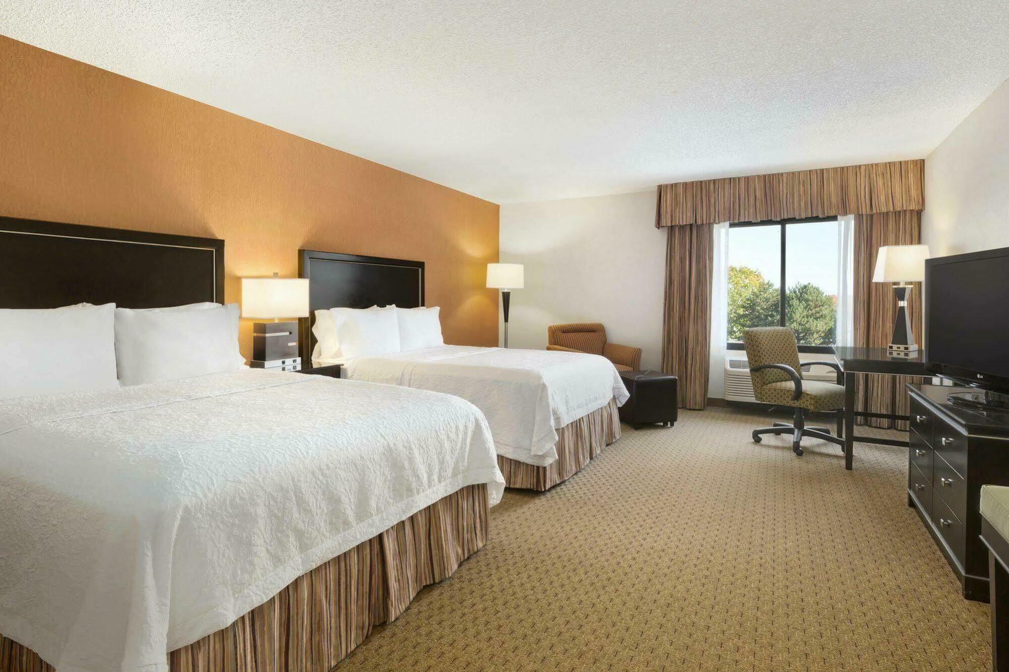 By Marriott Airport At Cascade Station Hotel