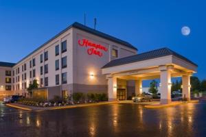 By Marriott Airport At Cascade Station Hotel